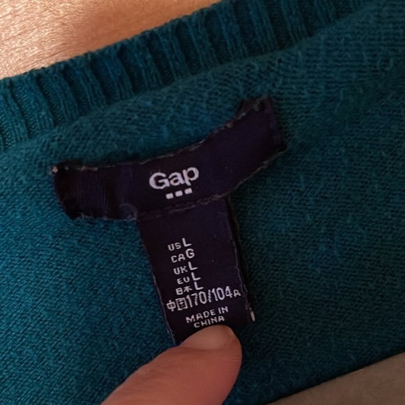 Gap Cardigan - Picture 2 of 4